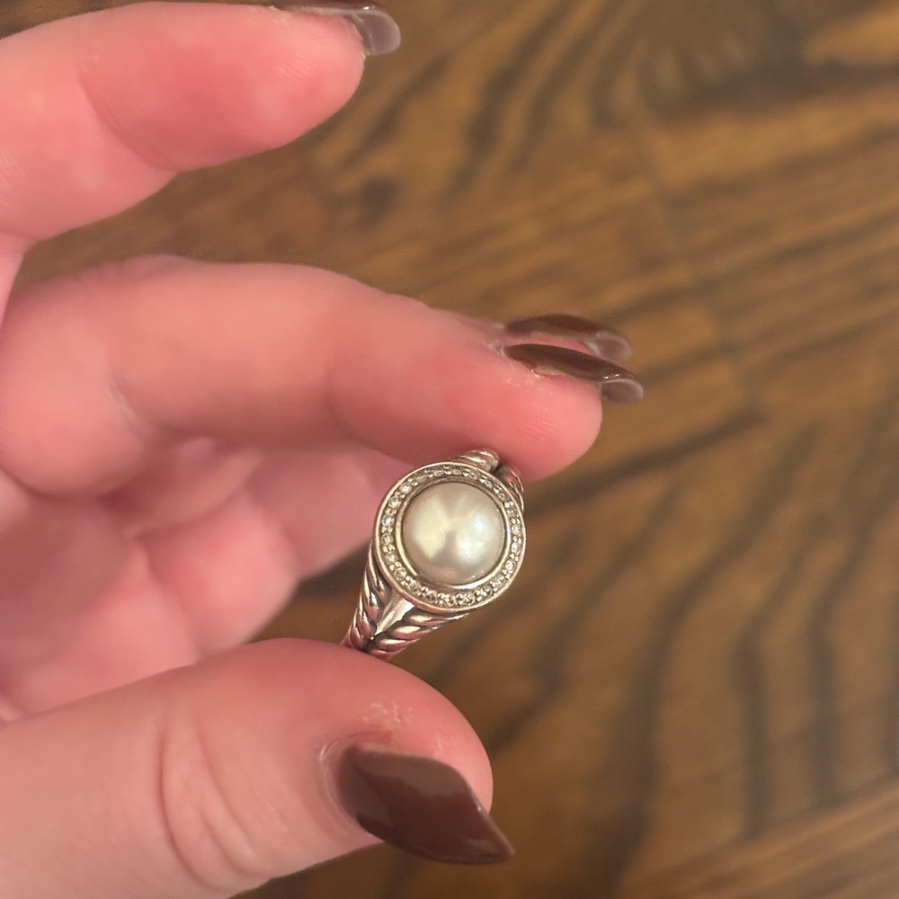 David Yurman Silver Ring with Pearl Accent - Picture 3 of 3